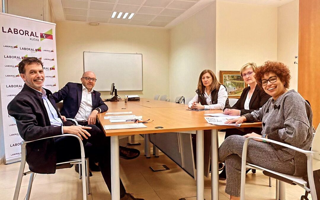 Reunión con Laboral Kutxa